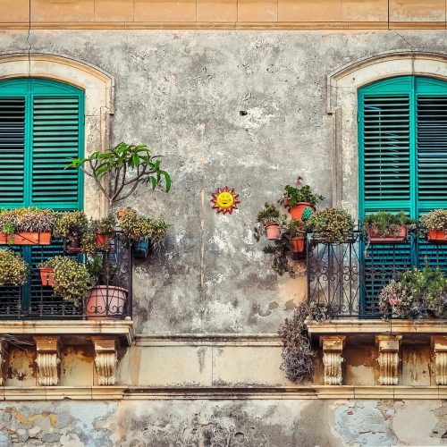 Compact Balcony Garden Design in 10 Easy Steps